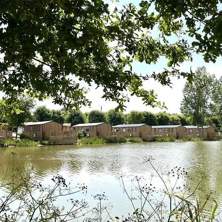 Zecamping 4 Etoiles Familial Animaux Acceptes Anime Parc Aquatique Кемпинг Aubigny (Vendee)
