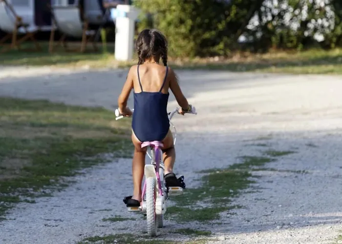 Camping 4 Etoiles - Piscine - Eehi00 *