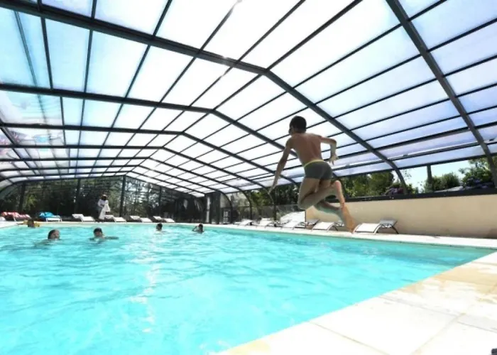 4 Etoiles - Piscine - Eehi00 *